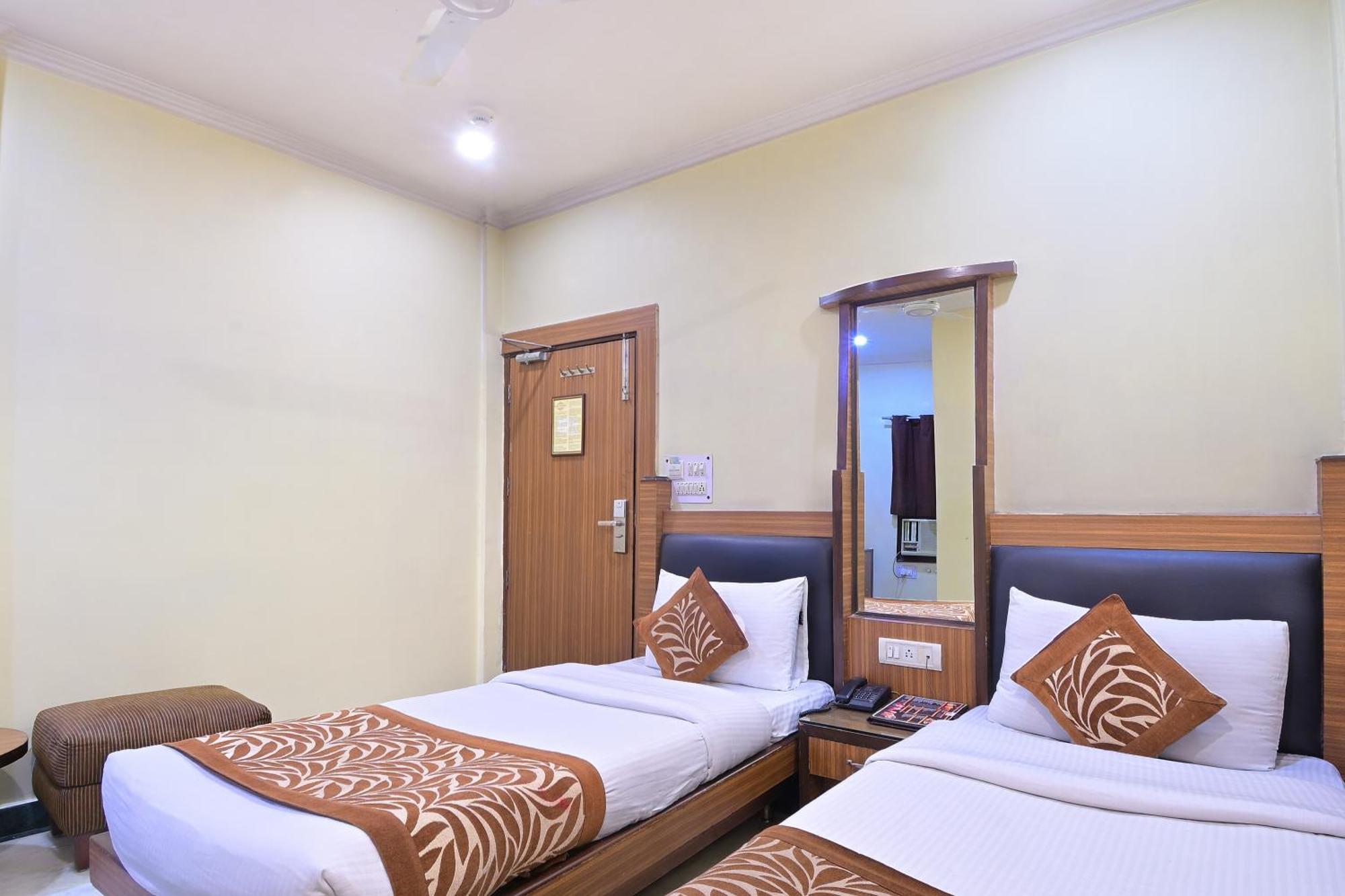 Hotel Hari Piorko Grand - 2 Min From New Delhi Railway Station Exterior photo